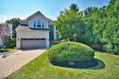 15 Aaron Ct, Bridgewater, NJ 08807