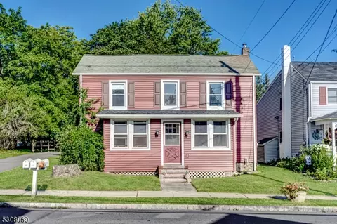 147 Main St, Readington Twp, NJ 08889