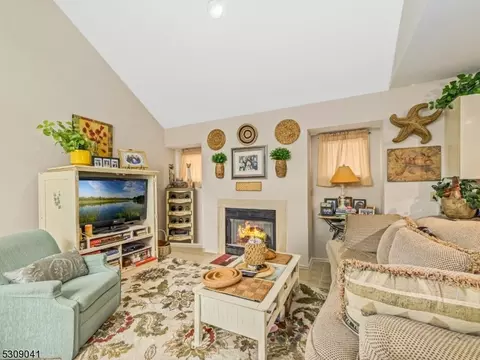 83 Worcester Dr, Wayne, NJ 07470 photo 19