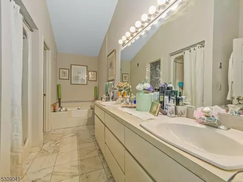 83 Worcester Dr, Wayne, NJ 07470 photo 11