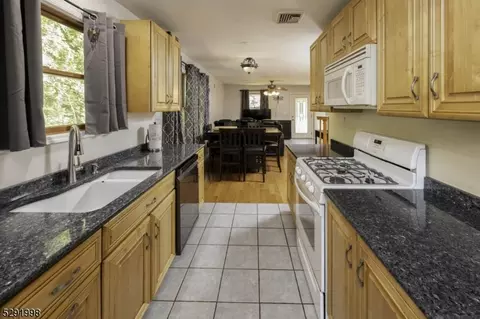 8 Ormond Rd, West Milford Twp, NJ 07421 photo 7