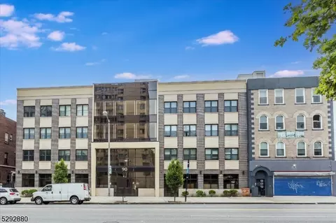90 Clinton Ave #303, Newark, NJ 07114