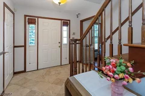 8 Maple Pl, Andover, NJ 07821 photo 3
