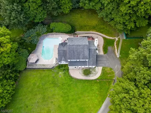 8 Maple Pl, Andover, NJ 07821 photo 32