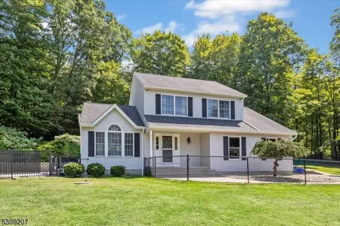 8 Maple Pl, Andover, NJ 07821 photo 2