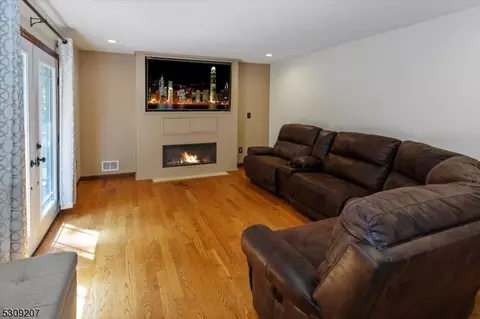 8 Maple Pl, Andover, NJ 07821 photo 12