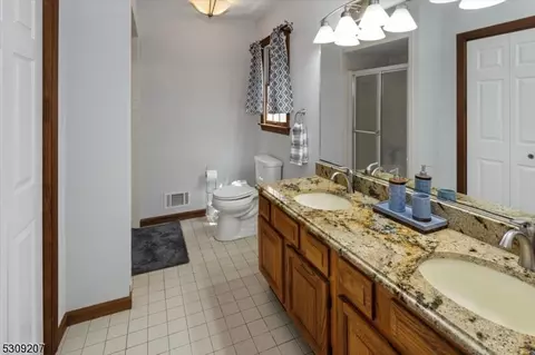 8 Maple Pl, Andover, NJ 07821 photo 15