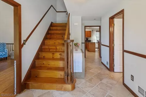 8 Maple Pl, Andover, NJ 07821 photo 4