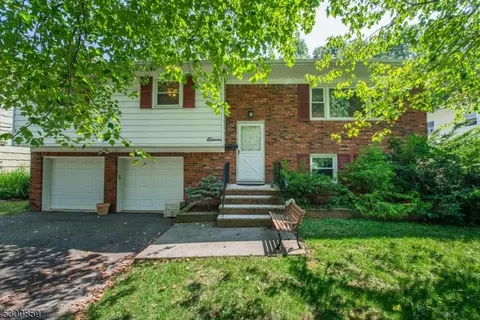 11 Ash Ln, Parsippany-troy Hills Twp, NJ 07034