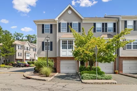 54 Greenbrook Dr, Bloomfield, NJ 07003