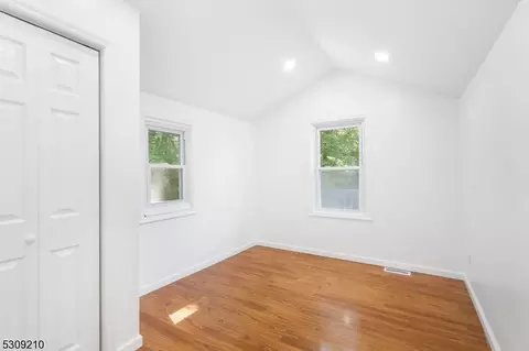 35 Lyons Rd, Jefferson, NJ 07438 photo 14