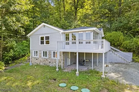 35 Lyons Rd, Jefferson, NJ 07438 photo 2