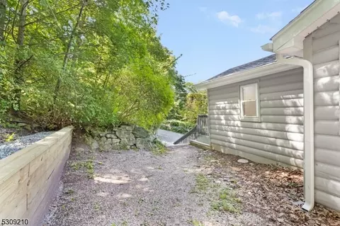 35 Lyons Rd, Jefferson, NJ 07438 photo 23