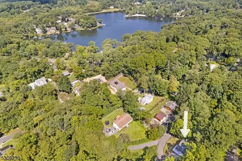 35 Lyons Rd, Jefferson, NJ 07438 photo 3