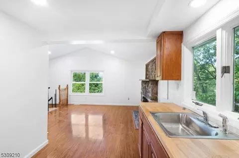 35 Lyons Rd, Jefferson, NJ 07438 photo 11