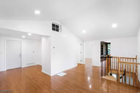 35 Lyons Rd, Jefferson, NJ 07438 photo 6
