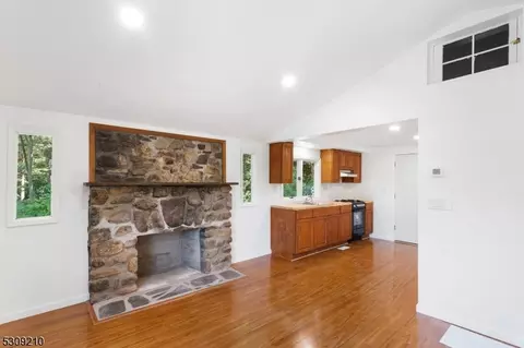 35 Lyons Rd, Jefferson, NJ 07438 photo 7