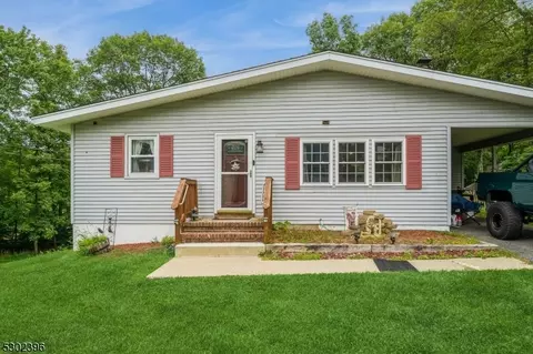 9 Joan Ln, Vernon Twp, NJ 07422