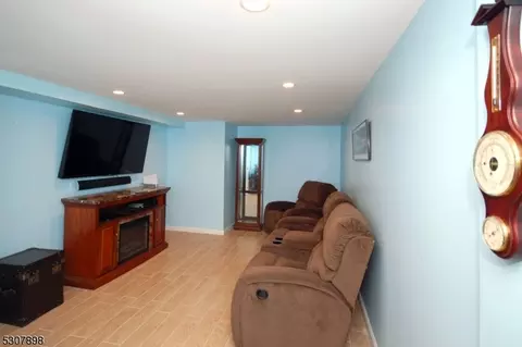 416 Edgeworth St, Middlesex, NJ 08846 photo 16