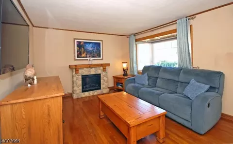 416 Edgeworth St, Middlesex, NJ 08846 photo 6