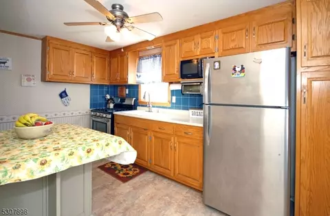 416 Edgeworth St, Middlesex, NJ 08846 photo 10
