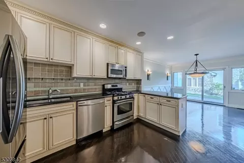 78 Eggers Ct, Summit, NJ 07901 photo 8