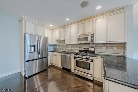 78 Eggers Ct, Summit, NJ 07901 photo 10