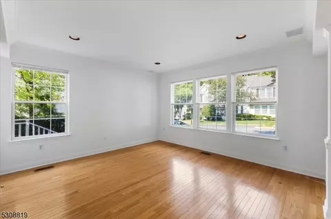 306 Enclave Ln, Bedminster, NJ 07921 photo 3