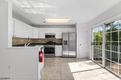 306 Enclave Ln, Bedminster, NJ 07921 photo 8