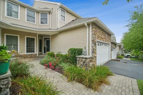 20 Winged Foot Dr, Livingston, NJ 07039
