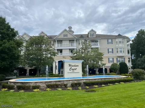 175 Rochelle Ave #107, Rochelle Park, NJ 07662