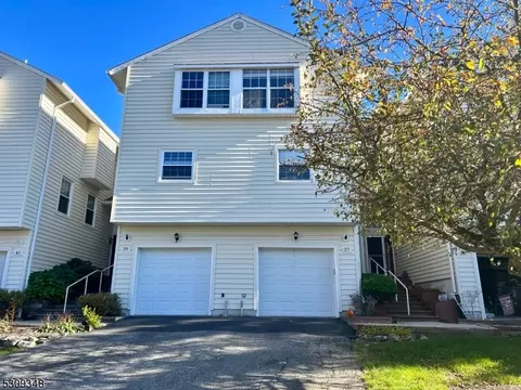 37 Rhea Run, Newton, NJ 07860