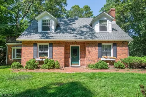 2 Dale Rd, Ringwood, NJ 07456