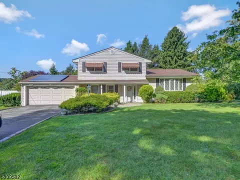 21 Trojan Ave, Parsippany-troy Hills Twp, NJ 07054