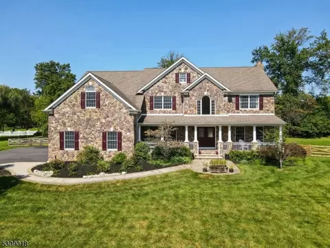 137 Kosciuszko Rd, Readington Twp, NJ 08889