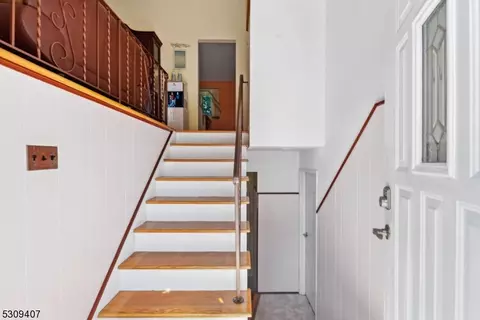 443 Herrick Dr, Dover, NJ 07801 photo 4