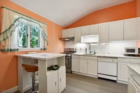 443 Herrick Dr, Dover, NJ 07801 photo 12