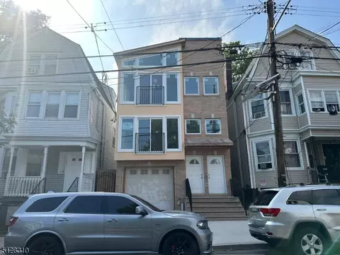 869 S 19th St, Newark, NJ 07108