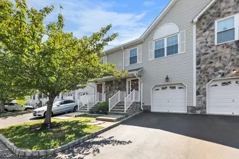 63 Victoria Dr, Somerset, NJ 08873