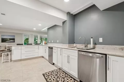 15 Gatehouse Rd, Bedminster, NJ 07921 photo 26