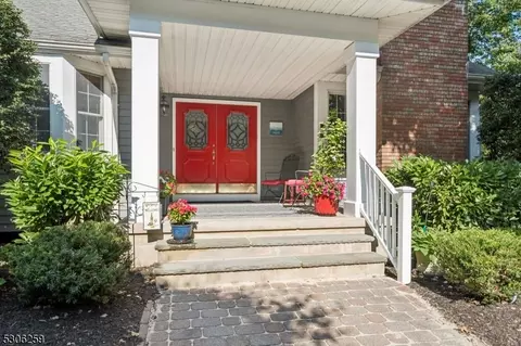 15 Gatehouse Rd, Bedminster, NJ 07921 photo 2