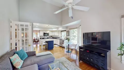15 Gatehouse Rd, Bedminster, NJ 07921 photo 12