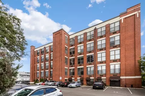 366 Trenton Ave #4H, Paterson, NJ 07503
