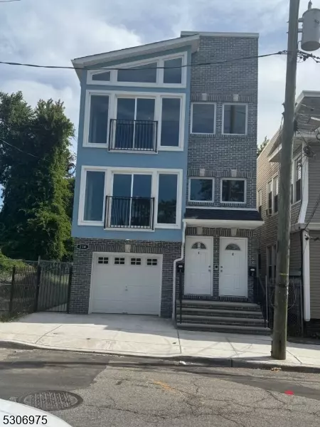 234 Leslie St, Newark, NJ 07112
