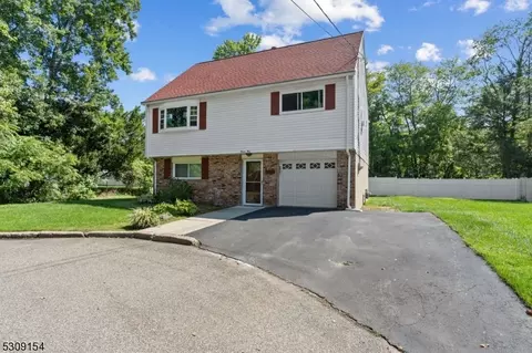 32 Evergreen Ave, Wanaque Boro, NJ 07420 photo 2