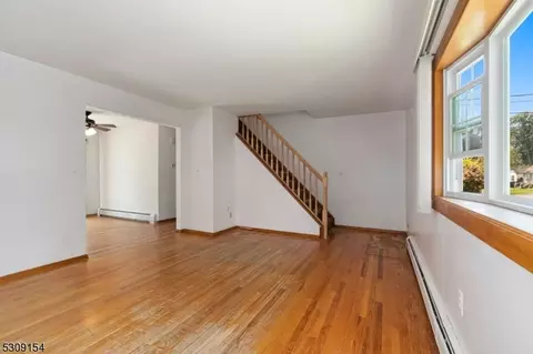 32 Evergreen Ave, Wanaque Boro, NJ 07420 photo 9