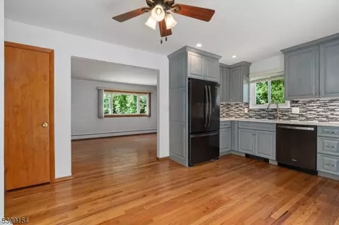 32 Evergreen Ave, Wanaque Boro, NJ 07420 photo 5