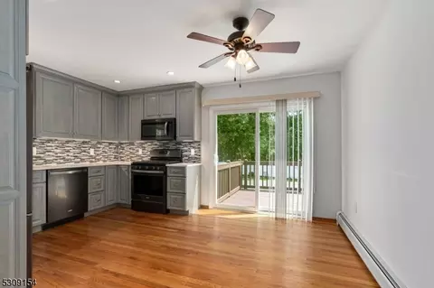 32 Evergreen Ave, Wanaque Boro, NJ 07420 photo 4