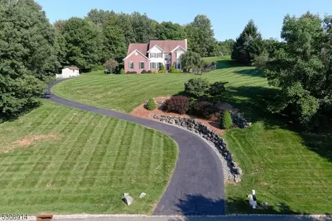 71 Westgate Dr, Sparta, NJ 07871