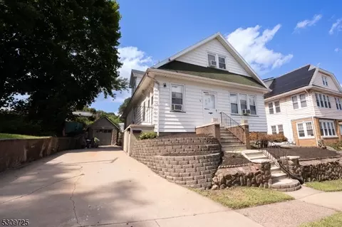 79 N 12th St, Hawthorne, NJ 07506